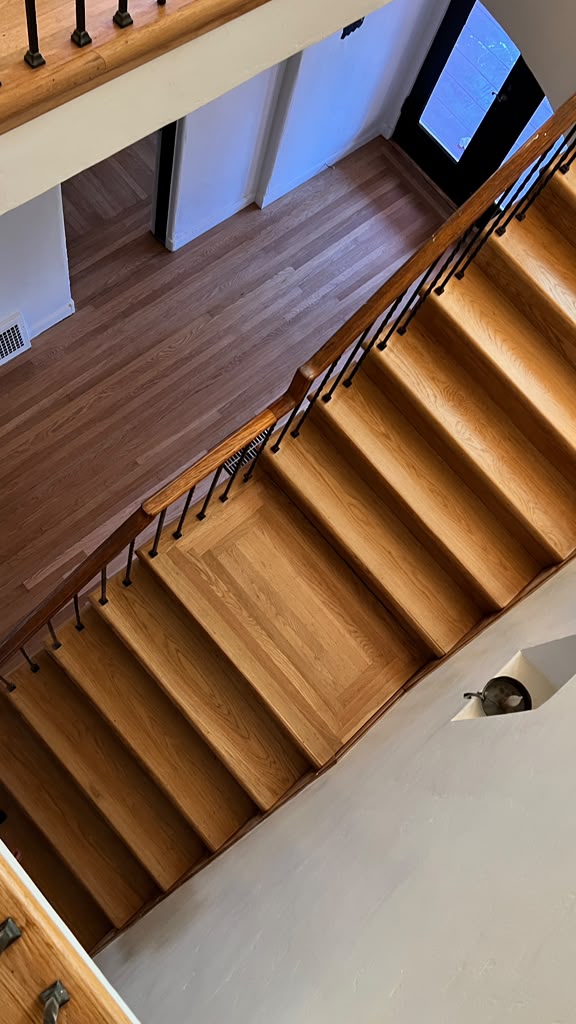 Pisos de Vinilo de Lujo AJJ Flooring